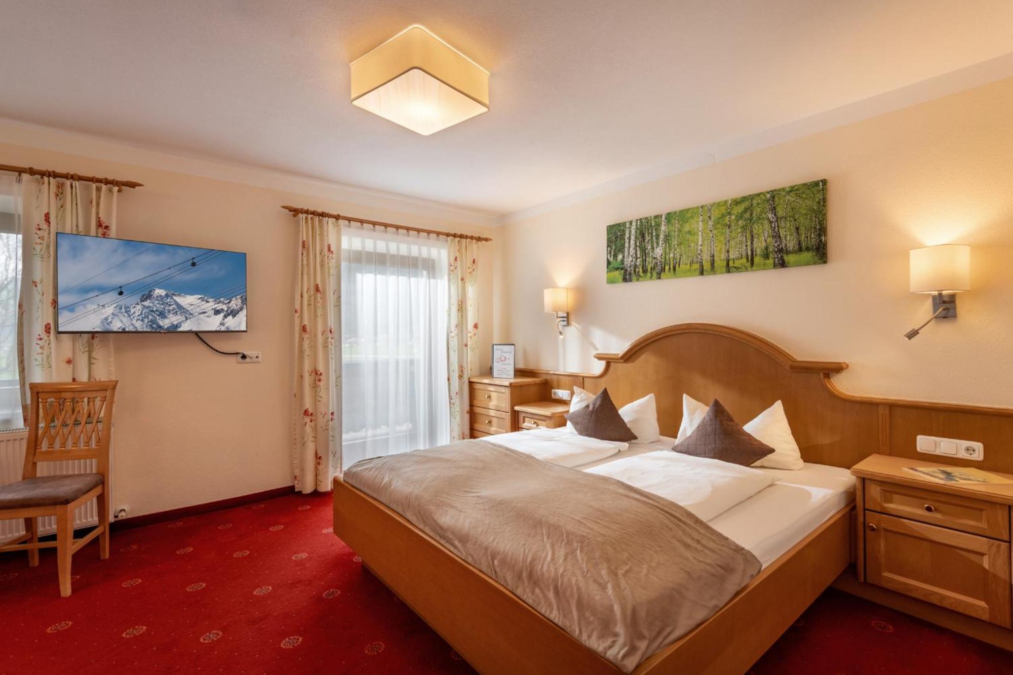 Hotel Garni Birkenhof Майрхофен Экстерьер фото