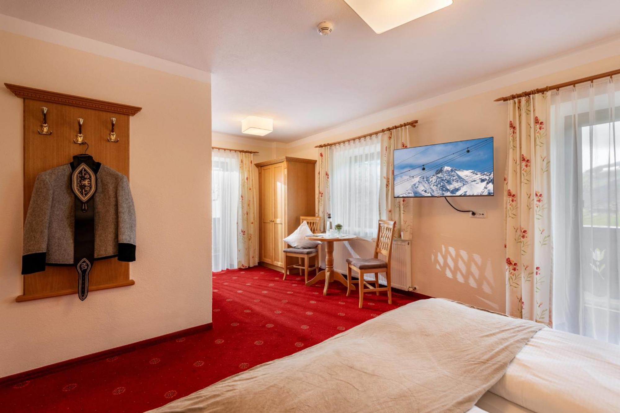 Hotel Garni Birkenhof Майрхофен Экстерьер фото