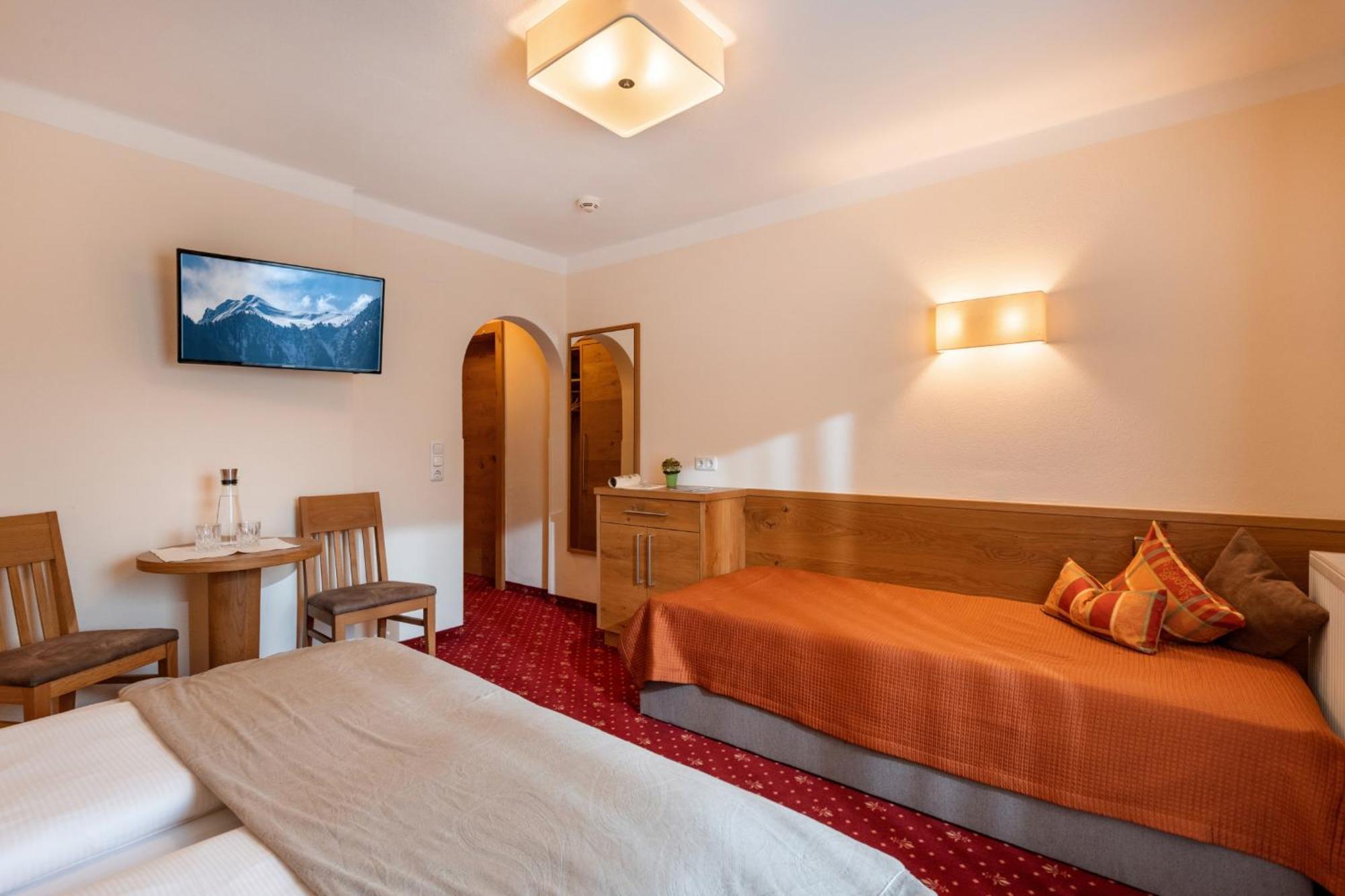 Hotel Garni Birkenhof Майрхофен Экстерьер фото