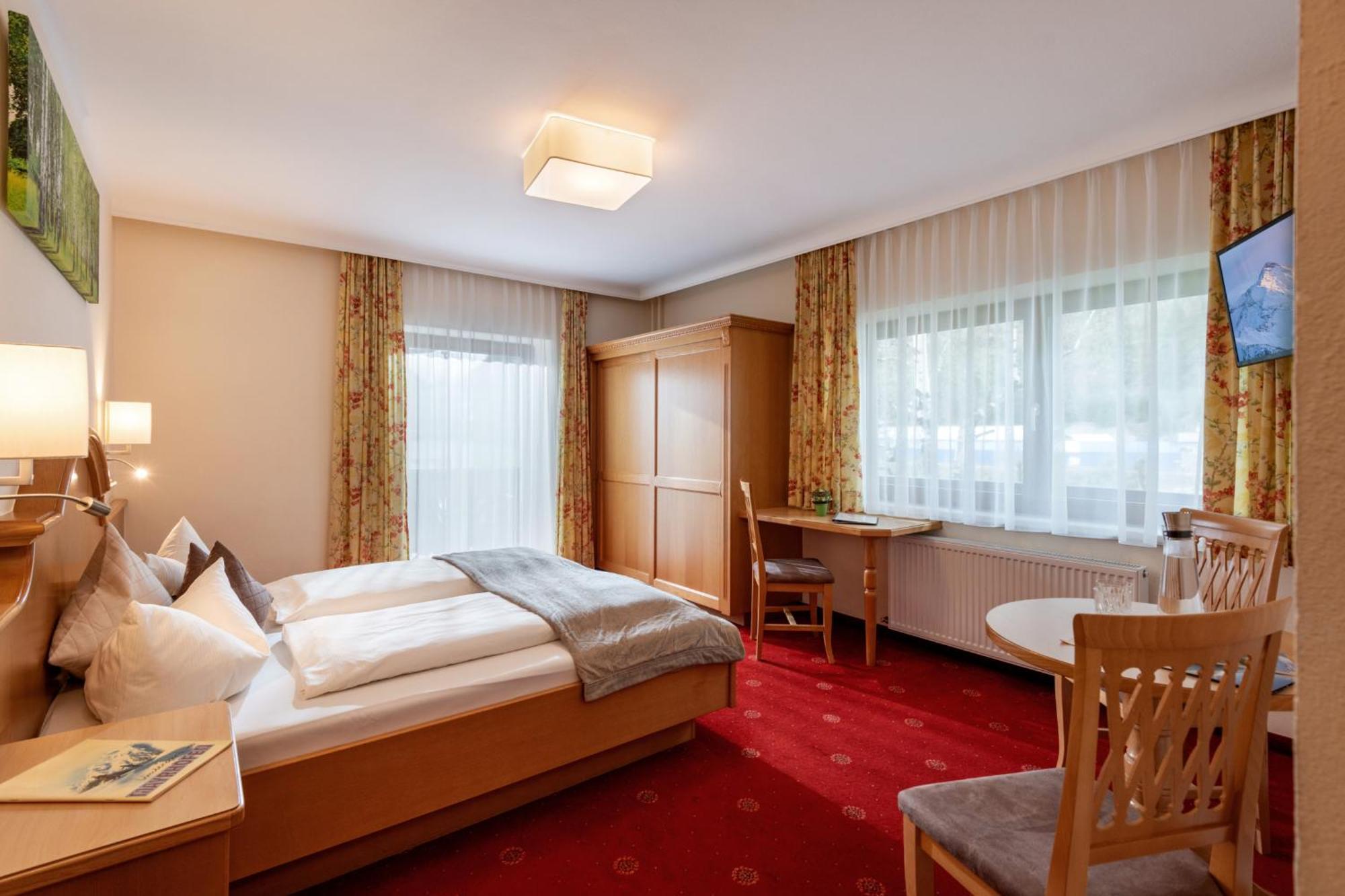 Hotel Garni Birkenhof Майрхофен Экстерьер фото