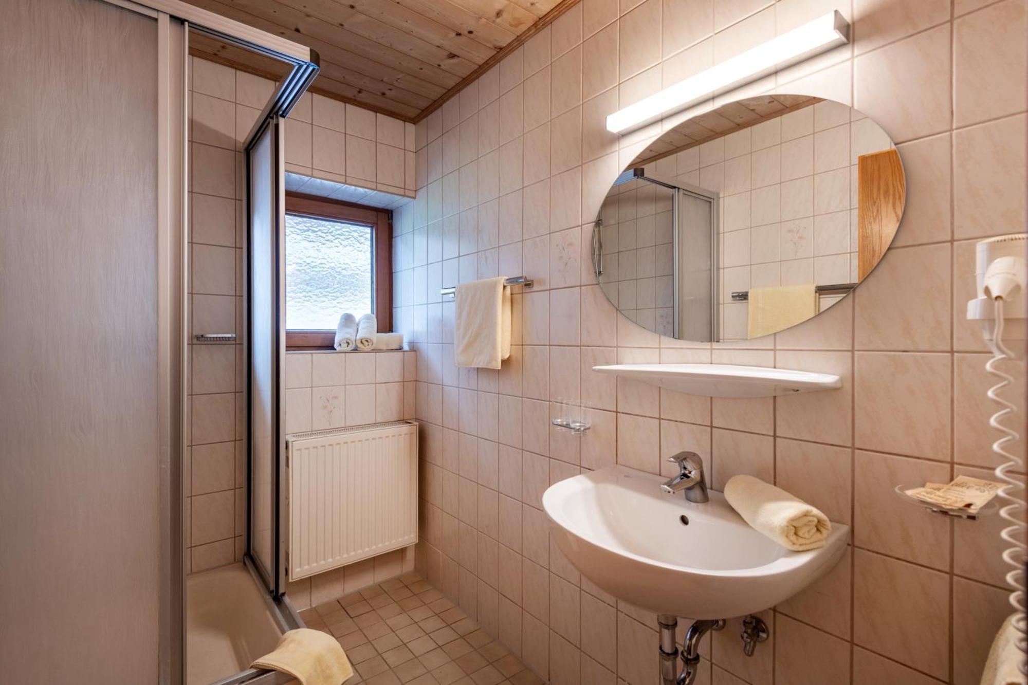 Hotel Garni Birkenhof Майрхофен Экстерьер фото