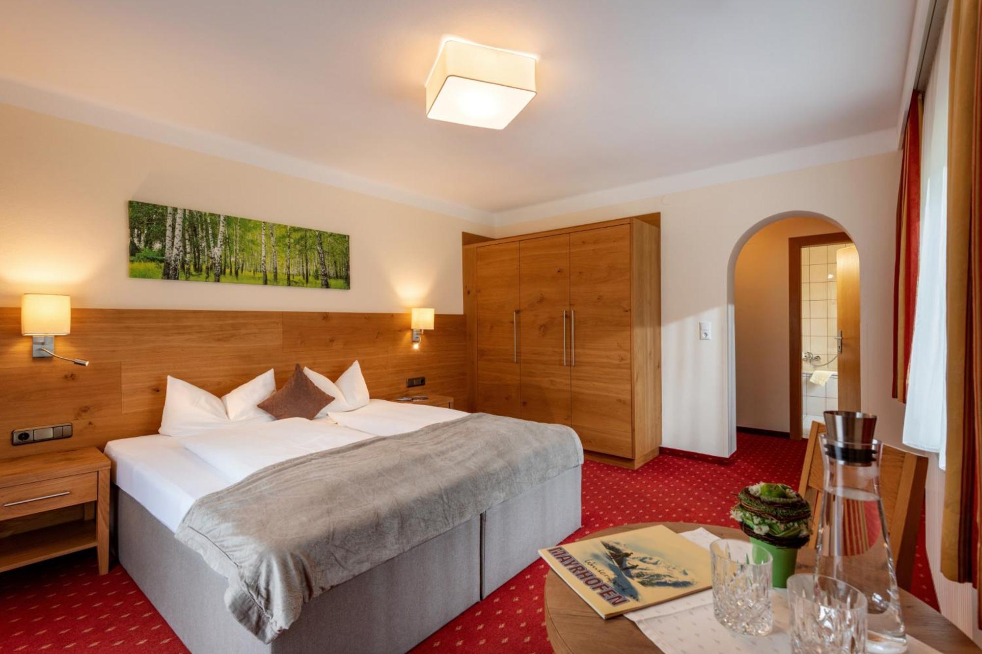 Hotel Garni Birkenhof Майрхофен Экстерьер фото